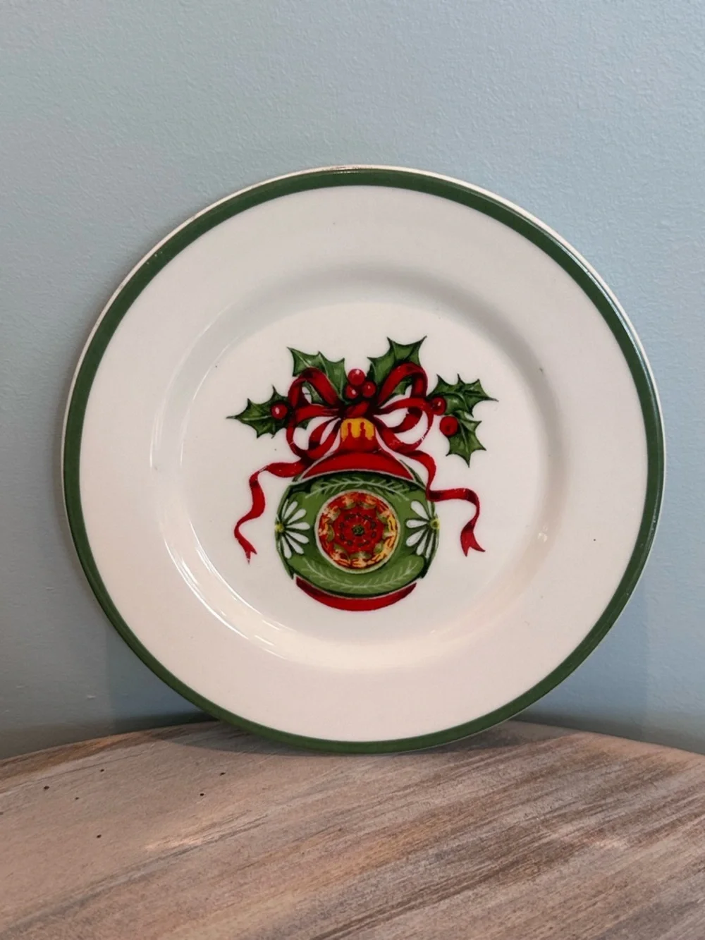 Christopher Radko Holiday Celebrations Green Trim 6 inch Canapé/Appetizer plates